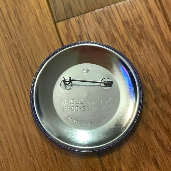 𝅺pride Pins🌈 - Picture 2 of 2